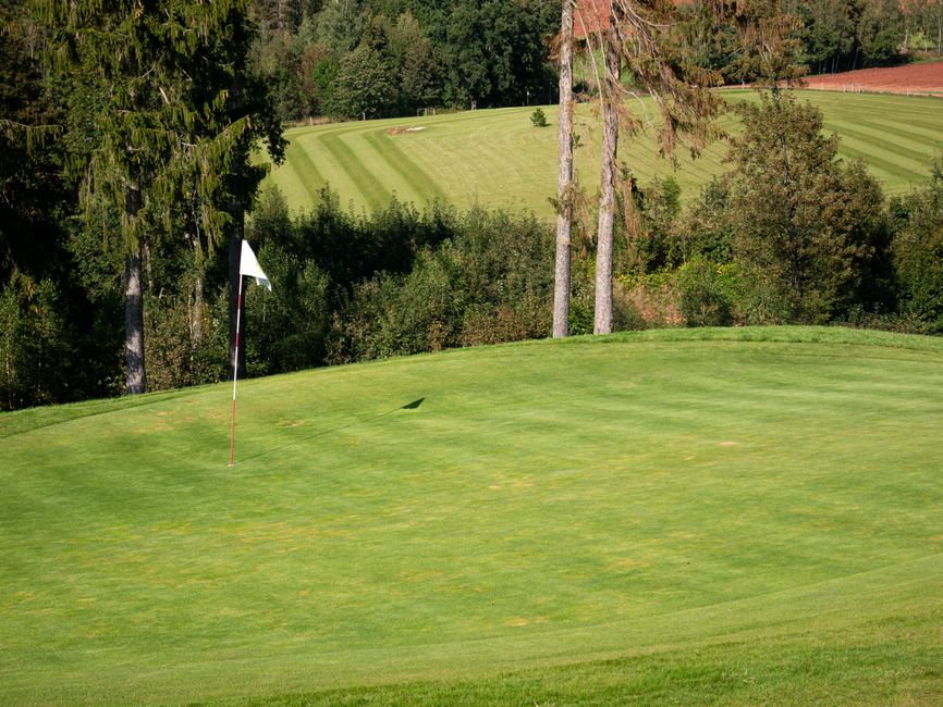 How to Adjust Your Swing for Roda Golf's September Winds